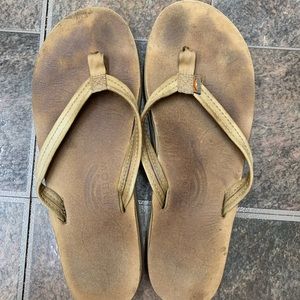 Size 7.5 women’s rainbow flip flop sandals